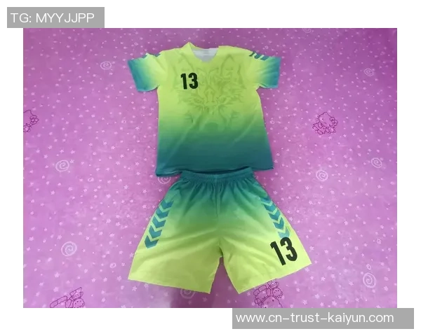 广州足球衫厂家专业定制高品质球衣满足各类球队需求助力足球梦想实现